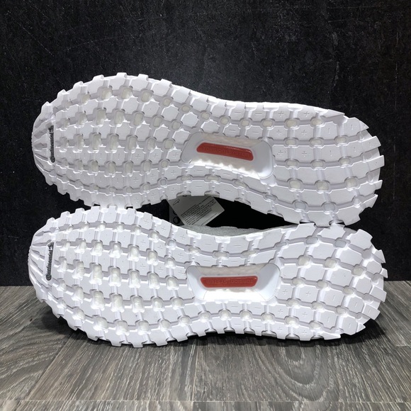 Adidas UltraBoost ATR Undyed Running Shoe Size 9 - Picture 7 of 8